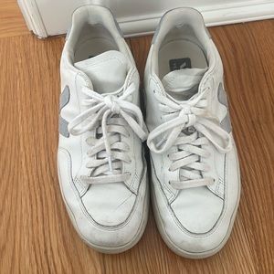 Veja women’s sneakers with blue detailing size 41